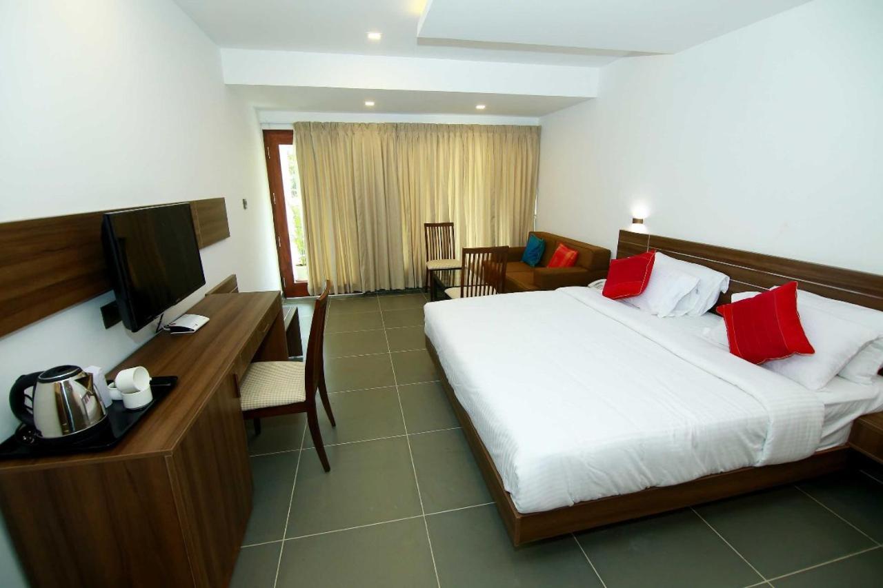 Silver Storm Resort Athirappilly Ngoại thất bức ảnh