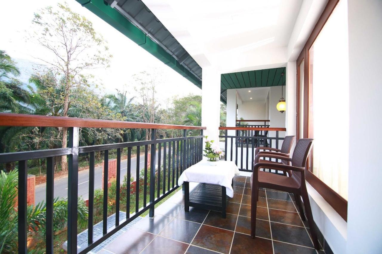 Silver Storm Resort Athirappilly Ngoại thất bức ảnh
